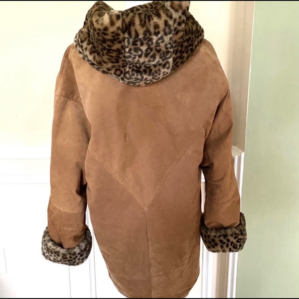 VINTAGE Leopard Suede and Faux Fur Coat - Picture 10 of 13